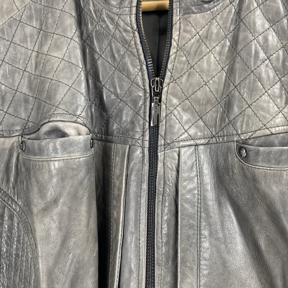 Bernardo leather grey metallic zip front jacket quilting look detail pockets - Picture 7 of 16